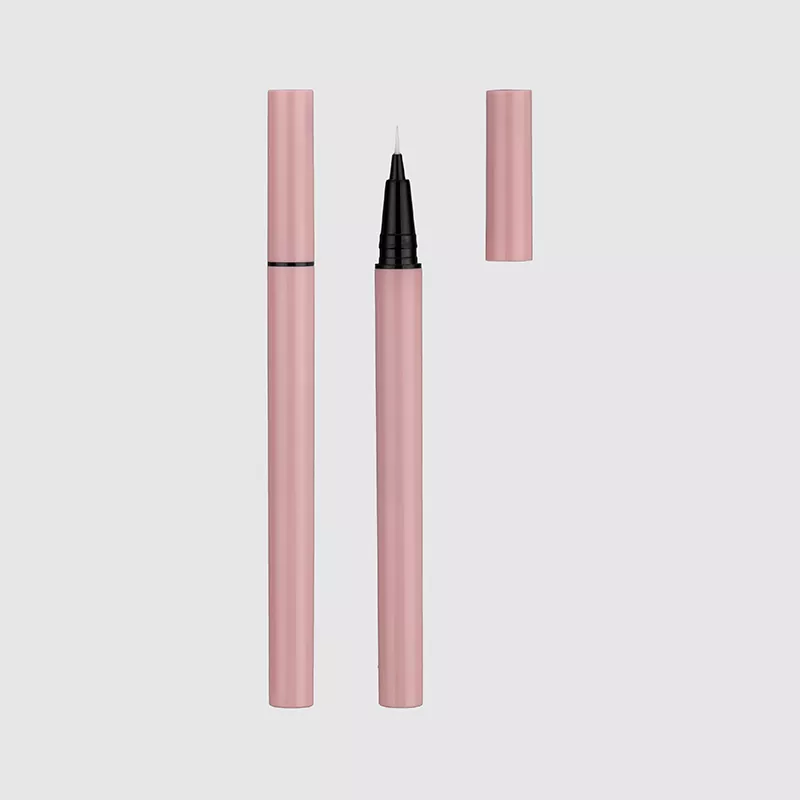 Beyaz hassasiyetli sıvı eyeliner ambalajı